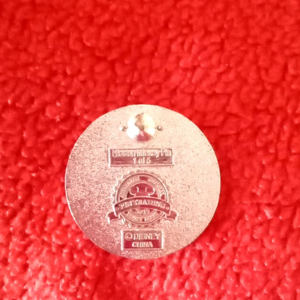HIDDEN MICKEY POLKA DOT PIN - Picture 3 of 3